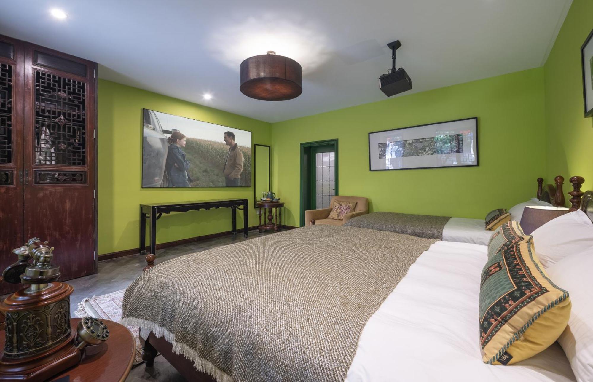 Hotel Cote Cour Deductive Beijing - Quadrangle Close To Tiananmen Square & Forbidden City & Nanluoguxiang, Walk To Wangfujing, English Speaking, Free Wifi, Free Laundry, Free Wonton & Noodles With Tour Ticket Service, Free Selfies With Ancient Costum Экстерьер фото