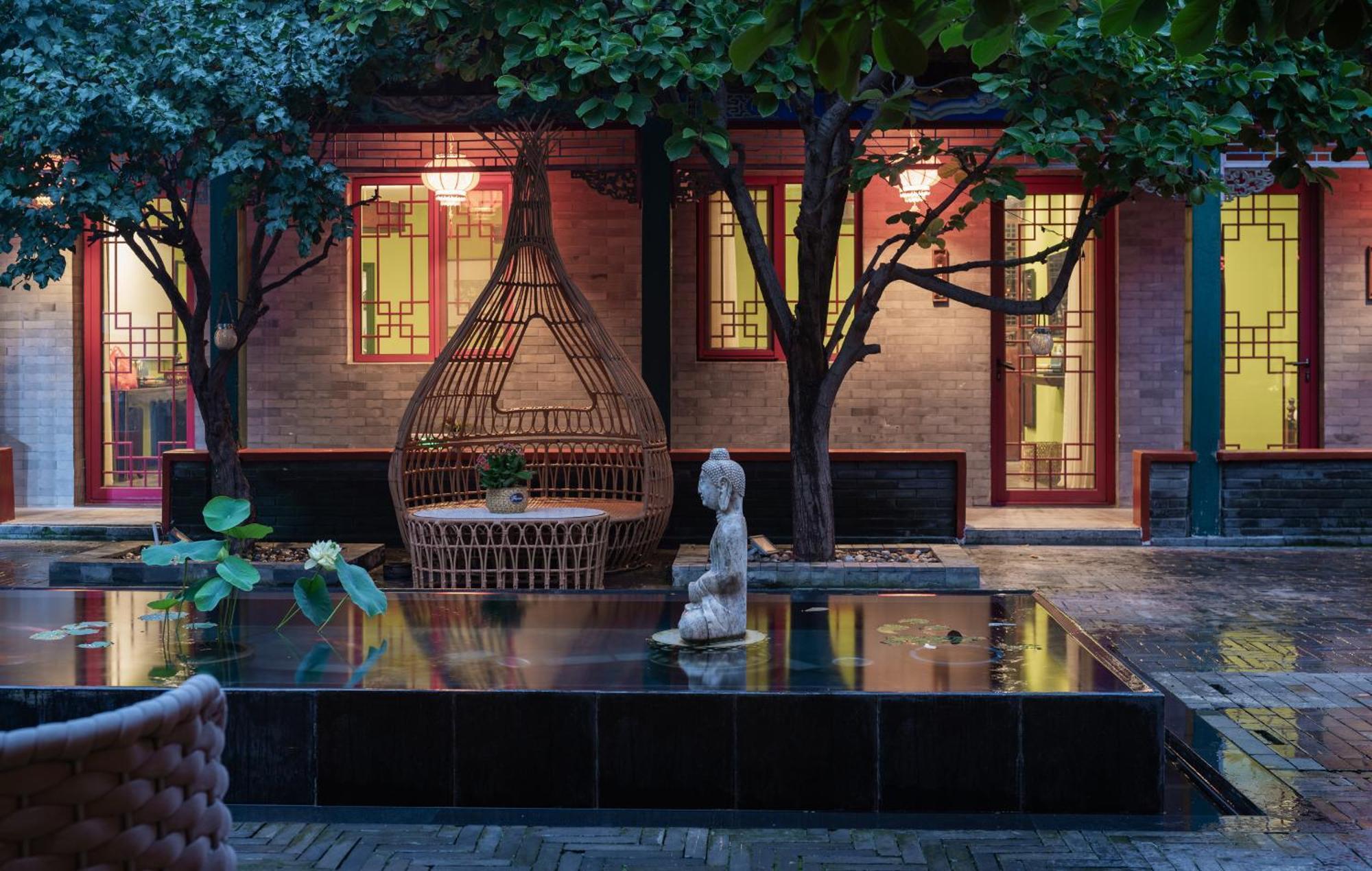 Hotel Cote Cour Deductive Beijing - Quadrangle Close To Tiananmen Square & Forbidden City & Nanluoguxiang, Walk To Wangfujing, English Speaking, Free Wifi, Free Laundry, Free Wonton & Noodles With Tour Ticket Service, Free Selfies With Ancient Costum Экстерьер фото
