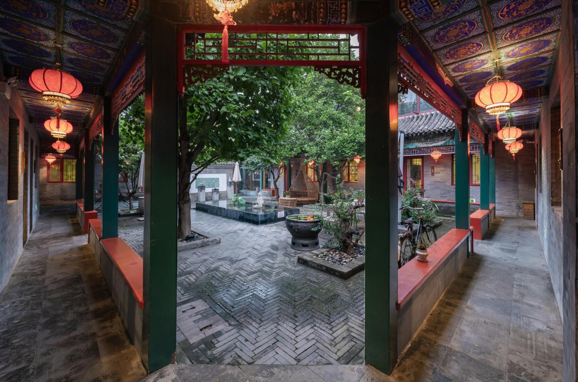 Hotel Cote Cour Deductive Beijing - Quadrangle Close To Tiananmen Square & Forbidden City & Nanluoguxiang, Walk To Wangfujing, English Speaking, Free Wifi, Free Laundry, Free Wonton & Noodles With Tour Ticket Service, Free Selfies With Ancient Costum Экстерьер фото